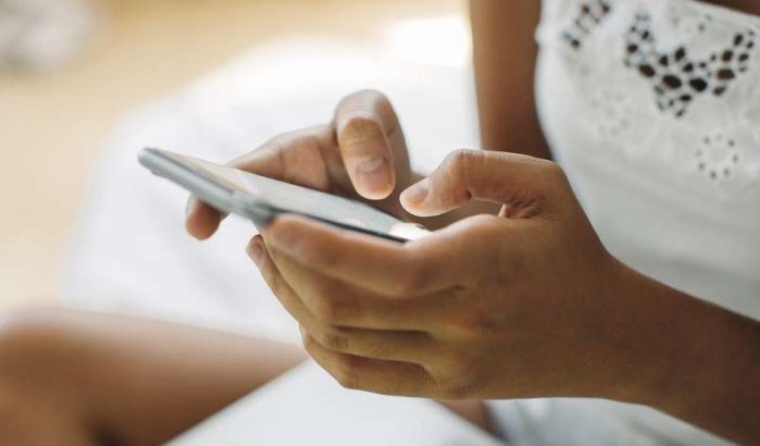 Sextortion drijft schoolmeisje tot zelfmoord in Marokko