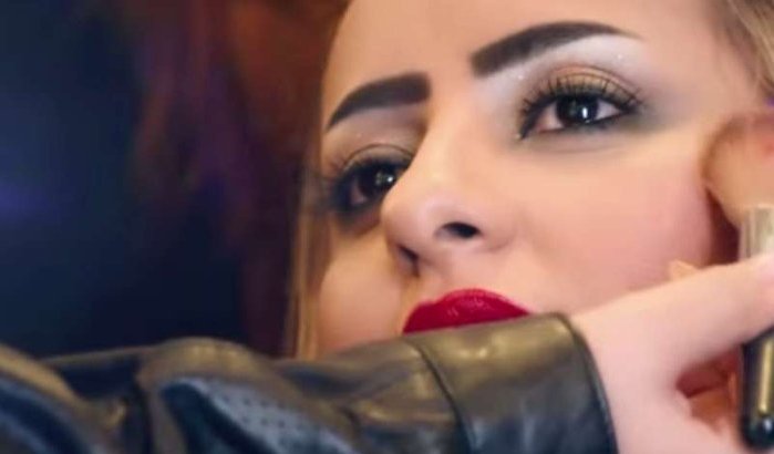 Zina Daoudia werkt aan clip 3tini saki