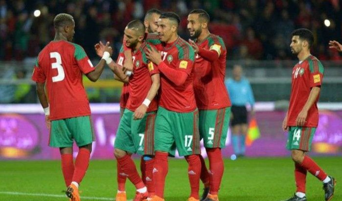 Marokkaans elftal dolblij in vliegtuig na overwinning tegen Servië (video)