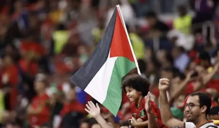 Supporter gearresteerd voor zwaaien met Palestijnse vlag tijdens Raja-Al Ahly