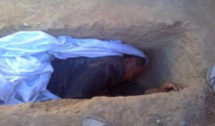 Man kruipt graf in uit protest tegen drugsgebruik in Nador