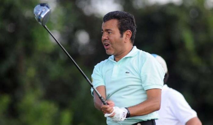Zo viert Moulay Rachid een winnende golf putt (video)