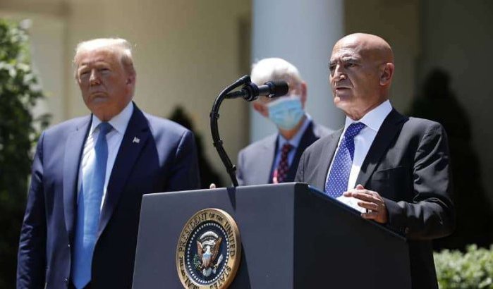 Trump's vaccinzoeker Moncef Slaoui dreigt met ontslag