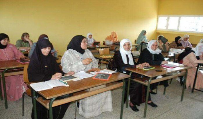 Marokko: alfabetiseringslessen in moskeeën