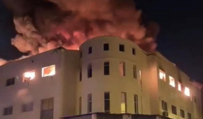 Grote brand verwoest textielfabriek in Tanger (video)
