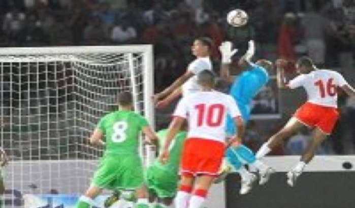 Voetbal: Algerije vernederd door Marokko 4-0