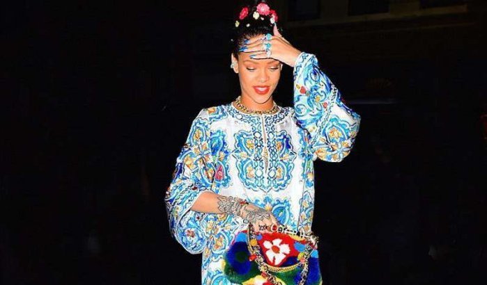 Rihanna met Marokkaanse kaftan in New York (foto's)