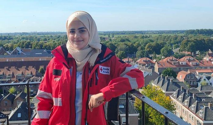 Iman, eerste vrouw met hoofddoek in Rode Kruis-campagne in Nederland