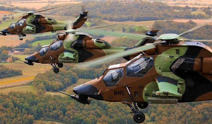 Marokkaanse soldaten op militaire parade nationale feestdag Spanje