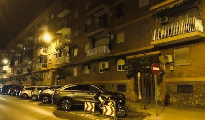 Marokkaanse vrouw in Spanje doodgestoken, meisje van gebouw geduwd