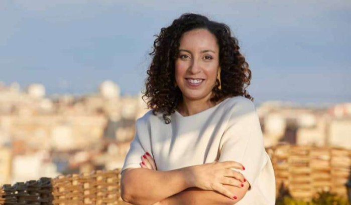 Najat El Hachmi: "hoofddoek is discriminerend"