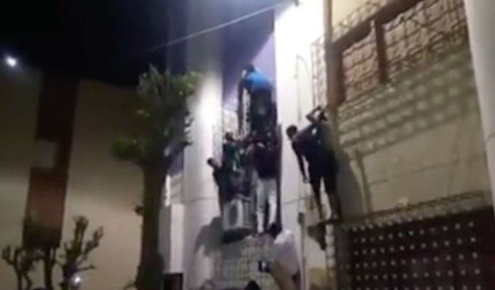 Jongeren voorkomen zelfmoord toeriste in Meknes (video)