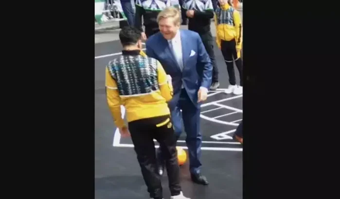 Soufiane Touzani viraal na panna bij Koning Willem-Alexander (video)