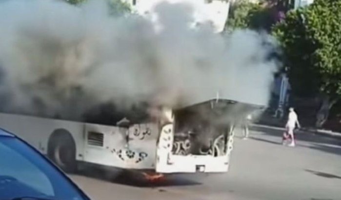 Passagiers ontsnappen aan vuurzee in Tetouan