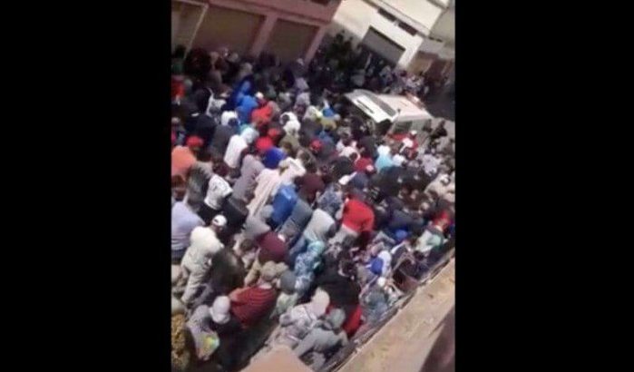 Marokko: honderdtal mensen op begrafenis ondanks lockdown (video)
