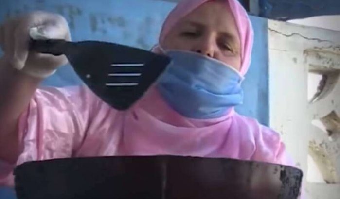 Hadja Fatima maakt dagelijks honderden iftars klaar voor studenten tijdens lockdown (video)