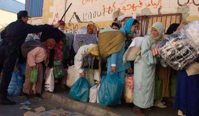 Grensovergang Sebta uren gesloten door protestactie Marokkaanse draagsters (video)