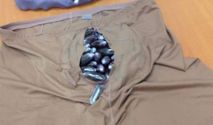 Spaanse politie betrapt Marokkaanse met 1,9 kilo hasj in ondergoed