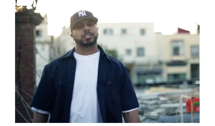 Marokkaanse rapper Muslim zingt in Spanje voor Syrische kinderen
