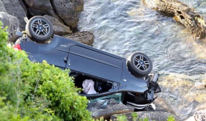 Marokko: auto valt van klif in Rabat