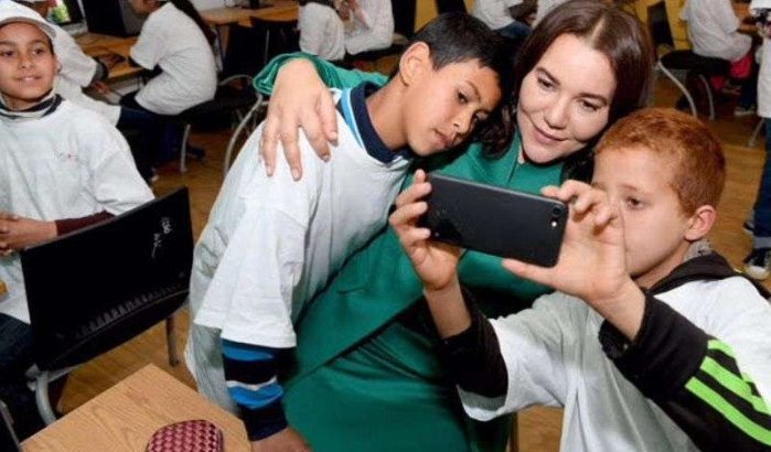 Prinses Lalla Hasna bezoekt ecologische school in Rabat (foto's)