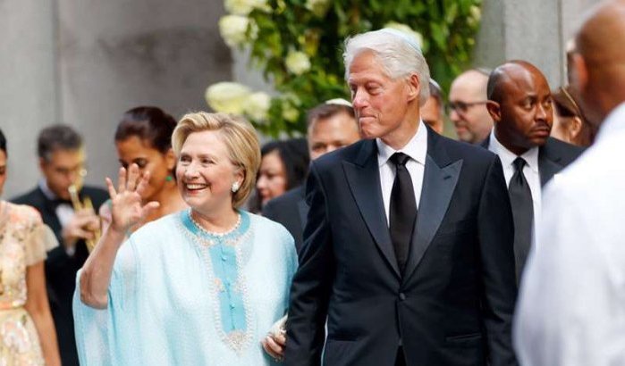 Hillary Clinton met Marokkaanse gandoura (foto)