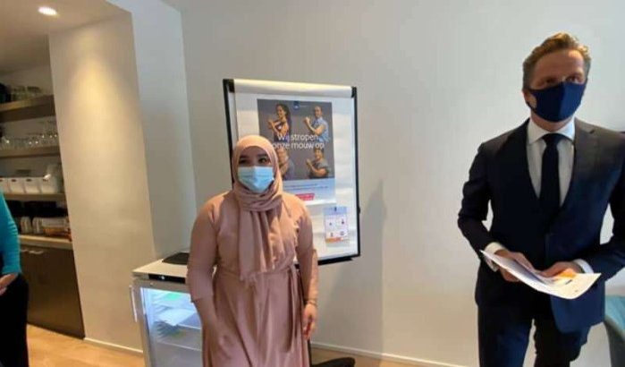 Rotterdamse Karima strijdt tegen nepnieuws over coronavaccin