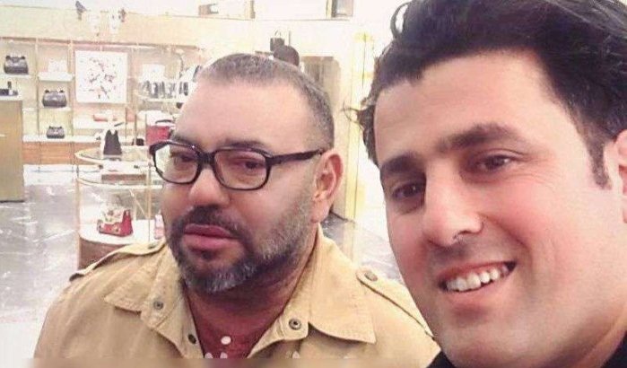 Nieuwe foto van Koning Mohammed VI met Algerijnse fan