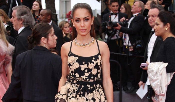 Hiba Abouk schittert zonder Achraf Hakimi op filmfestival Cannes
