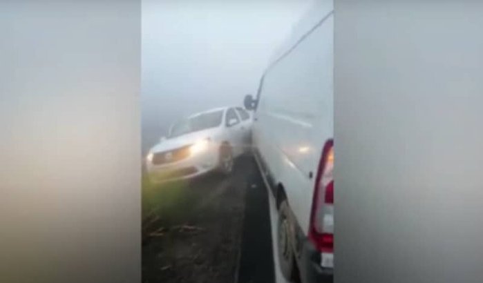 Twaalf gewonden bij grote kettingbotsing in Marokko (video)