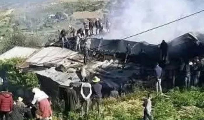 Koppel en jonge kinderen komen om in vlammenzee Chefchaouen