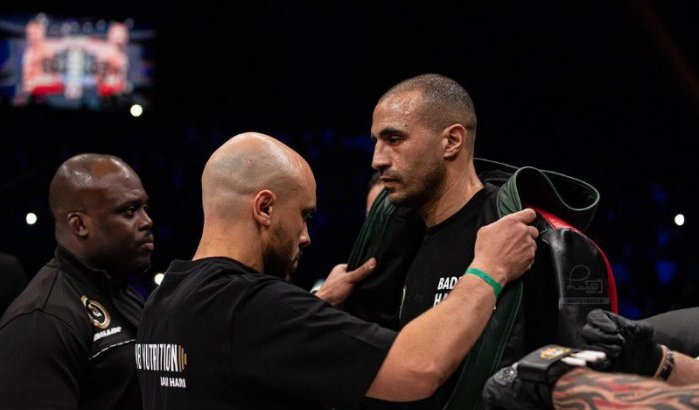 Badr Hari eert slachtoffers aardbeving Marokko tijdens Glory 88