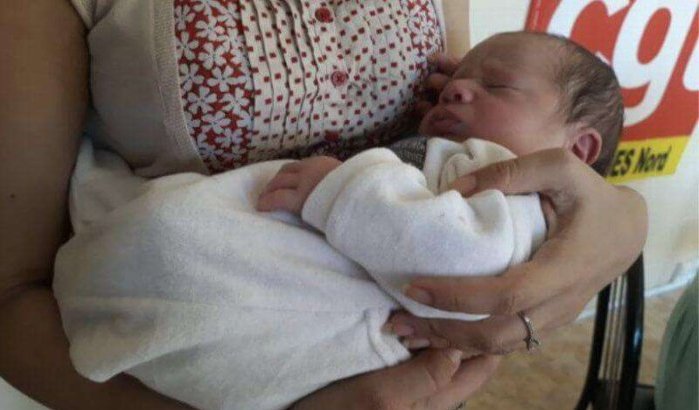 Frankrijk: Marokkaanse leeft met pasgeboren baby op straat