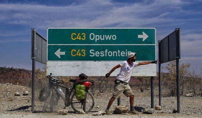 Marokkaan reist door heel Afrika met de fiets