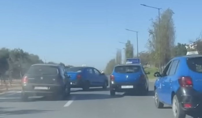 Taxichauffeurs rijden VTC-chauffeur klem in Rabat, meerdere arrestaties (video)