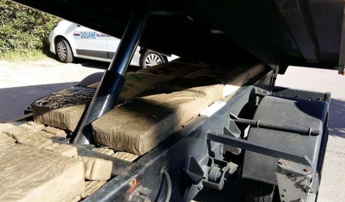 Vrachtwagen met 430 kilo hasj uit Marokko op Spaans-Franse grens onderschept