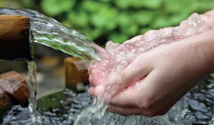 Marokko en Nederland willen drinkwater produceren uit vocht in de lucht