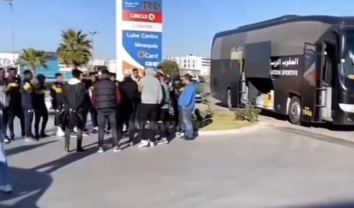 Marokko: voetbalclub kan benzine voor spelersbus niet meer betalen