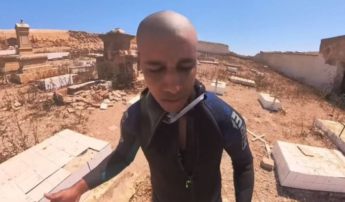 Marokkaanse YouTuber zwemt naar verboden eiland, Spanje woedend