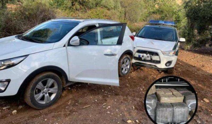 Spanje: politie achtervolgt uur lang drugsauto uit Marokko (foto's)