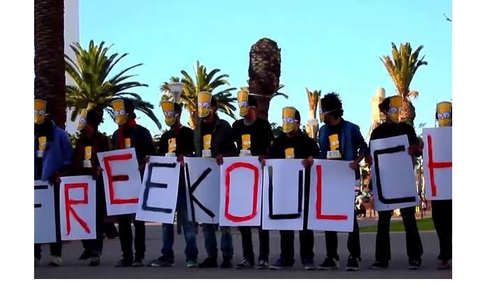 Flash mob #Freekoulchi in Casablanca