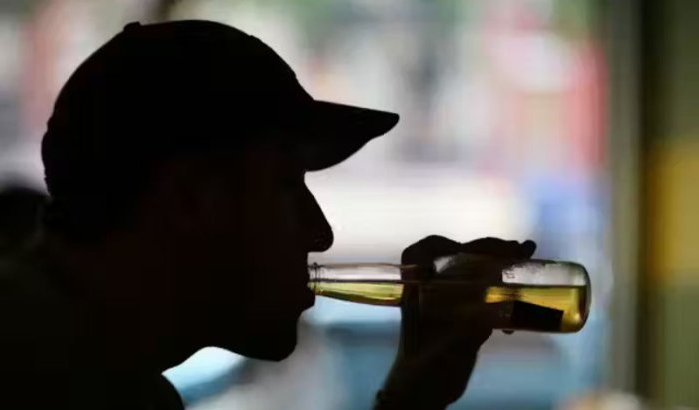Celstraf voor man die bier dronk voor kinderen in Tanger