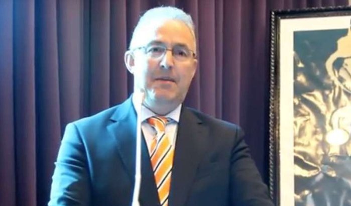 Aboutaleb in tranen tijdens eerbetoon aan oud-leerkracht in Nador (video)