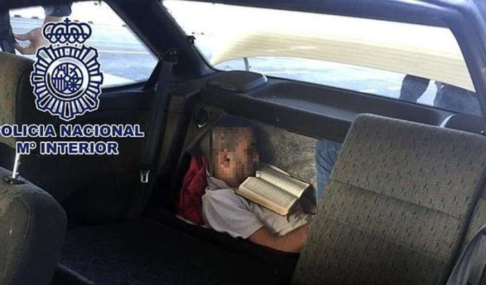 Algerijnse migrant in auto uit Tanger gevonden