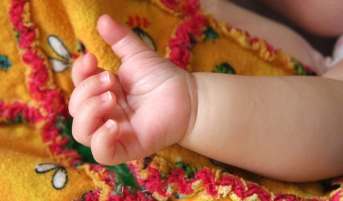 Vrouw verkoopt vijf baby's en legt zesde te vondeling in Marokko