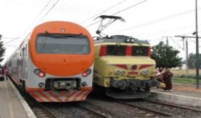 Aanrijding taxi met trein maakt zes doden 