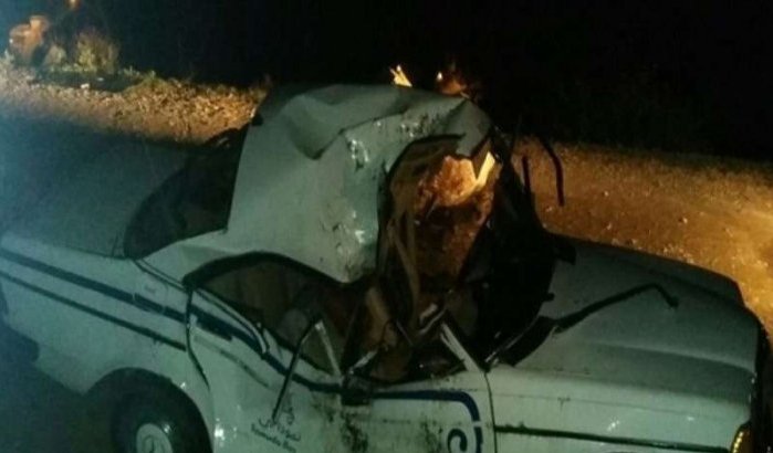 Taxi verpletterd door rots in Tetouan, passagier overleden