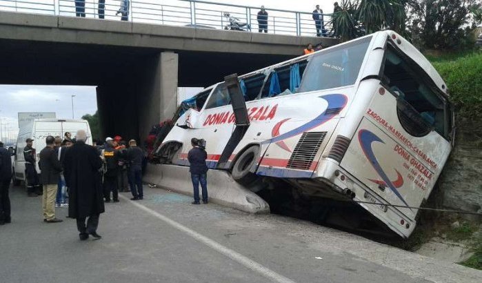 Dertigtal gewonden bij busongeluk op snelweg Casablanca