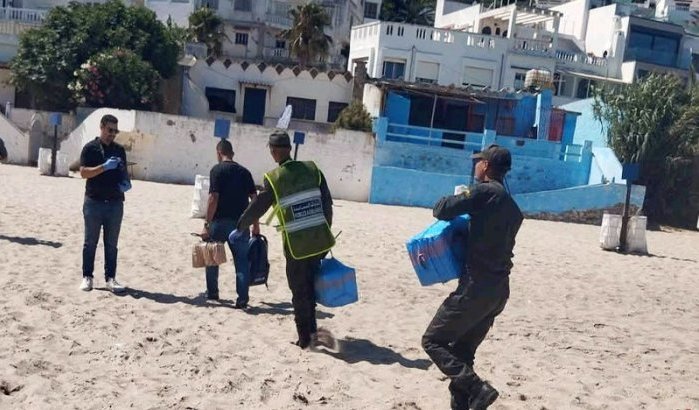 Drugsbende dumpt grote partij hasj op strand Tanger