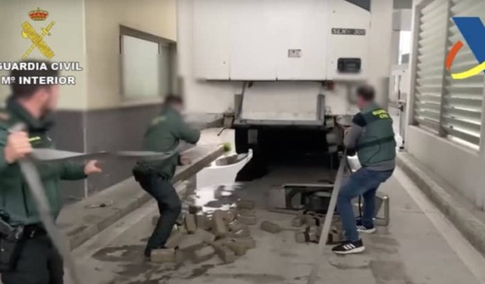 Marokkaanse vrachtwagenchauffeurs betrapt met half ton hasj in Algeciras